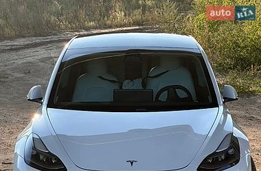 Седан Tesla Model 3 2021 в Чернигове