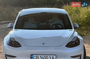 Седан Tesla Model 3 2021 в Чернигове