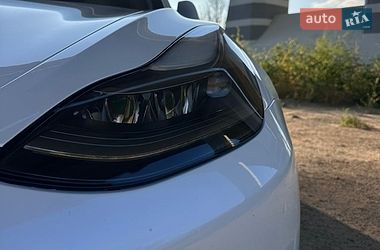 Седан Tesla Model 3 2021 в Чернигове