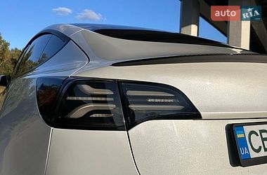 Седан Tesla Model 3 2021 в Чернигове