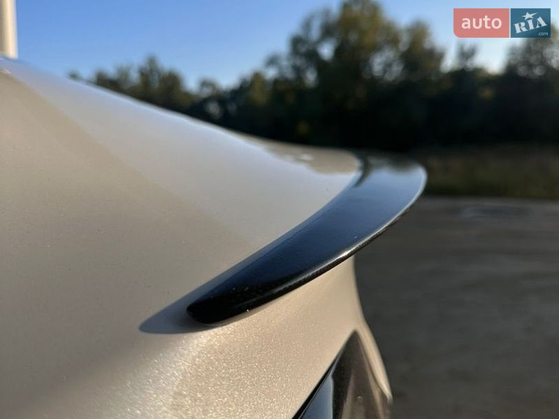 Седан Tesla Model 3 2021 в Чернигове