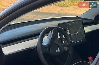 Седан Tesla Model 3 2021 в Чернигове