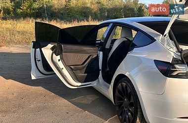 Седан Tesla Model 3 2021 в Чернигове