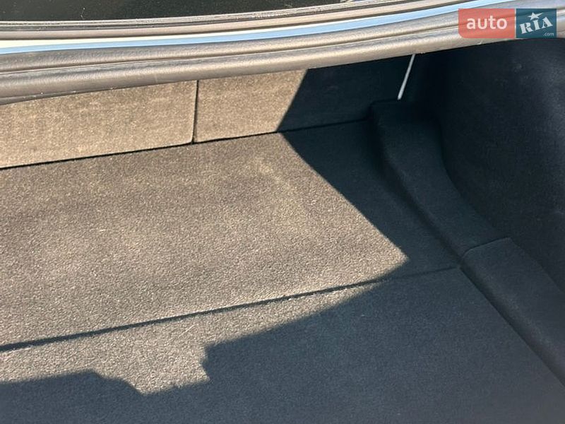 Седан Tesla Model 3 2021 в Чернигове