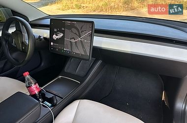 Седан Tesla Model 3 2021 в Чернигове