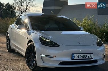 Седан Tesla Model 3 2021 в Чернигове
