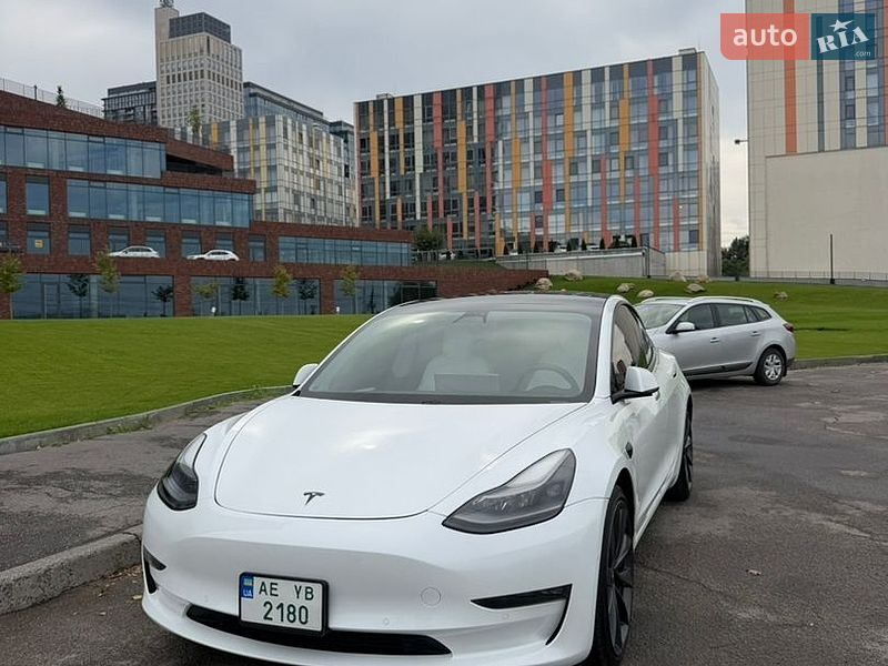 Седан Tesla Model 3 2021 в Днепре Седан Tesla Model 3 2021 в Днепре