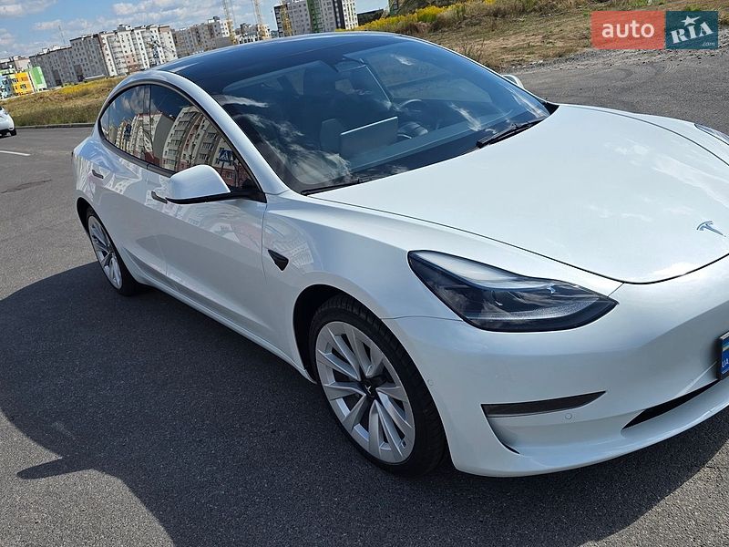 Tesla Model 3 2023