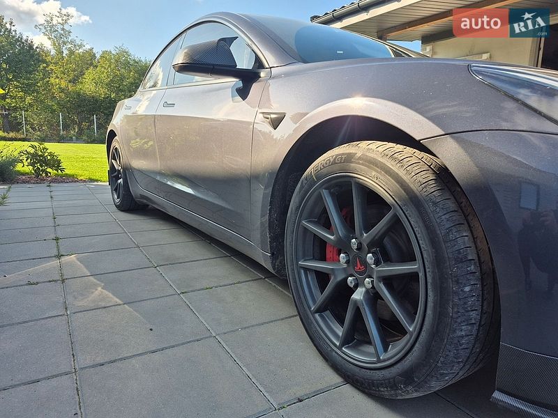 Седан Tesla Model 3 2022 в Києві