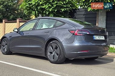 Седан Tesla Model 3 2021 в Киеве