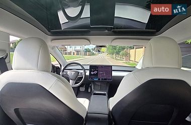 Седан Tesla Model 3 2021 в Киеве