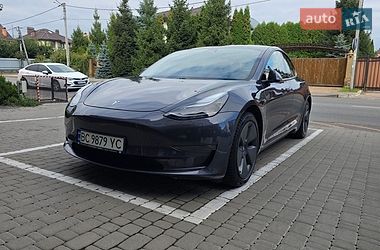 Седан Tesla Model 3 2021 в Киеве