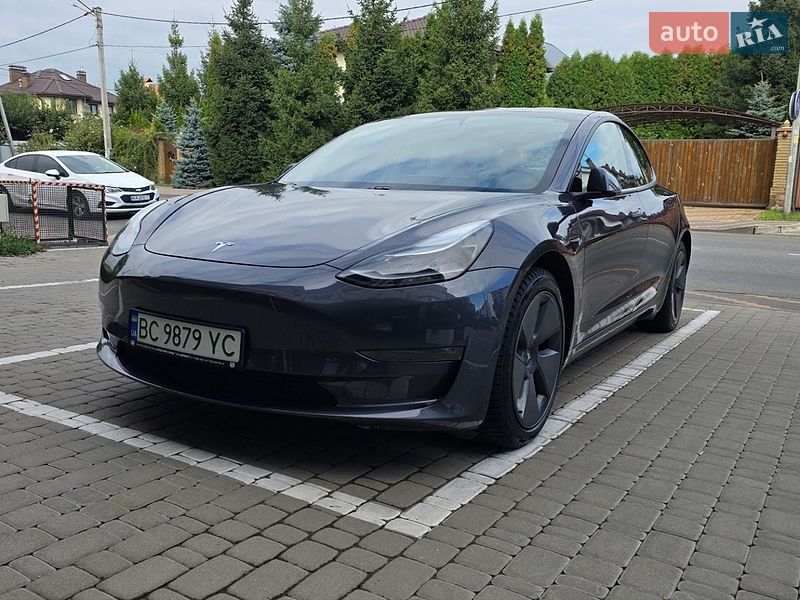 Седан Tesla Model 3 2021 в Киеве