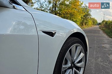 Седан Tesla Model 3 2019 в Ковелі