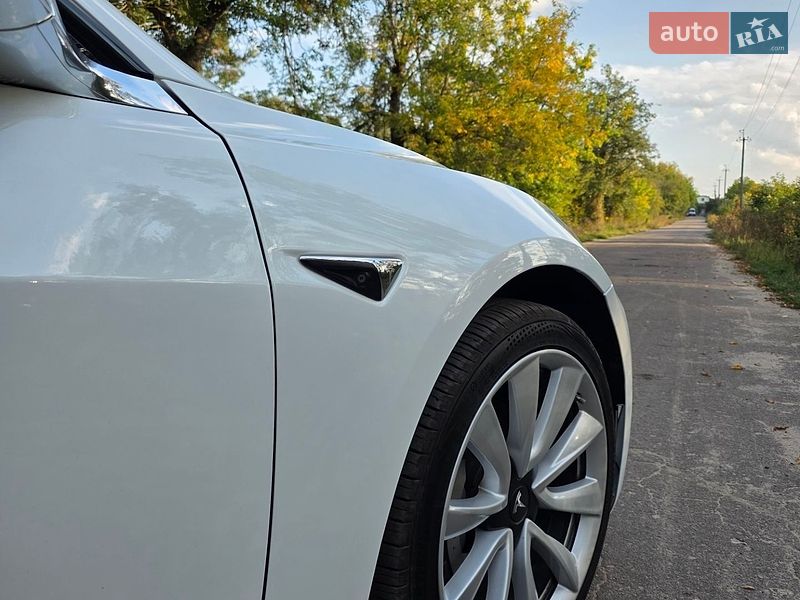Седан Tesla Model 3 2019 в Ковелі