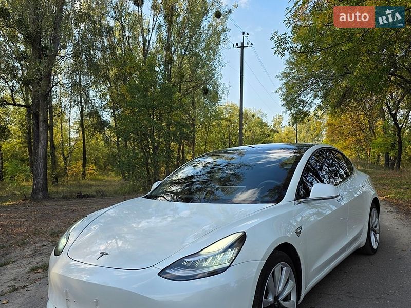 Седан Tesla Model 3 2019 в Ковелі