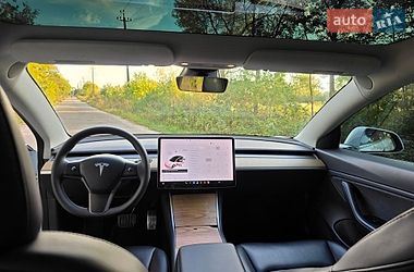 Седан Tesla Model 3 2019 в Ковелі
