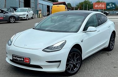 Седан Tesla Model 3 2020 в Дрогобичі