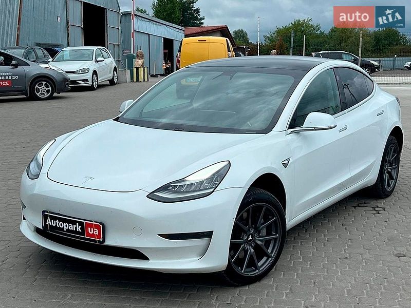 Седан Tesla Model 3 2020 в Дрогобыче фото Седан Tesla Model 3 2020 в Дрогобыче