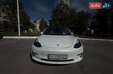 Седан Tesla Model 3 2021 в Львове