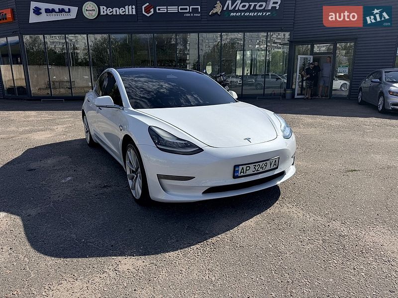 Седан Tesla Model 3 2018 в Запорожье
