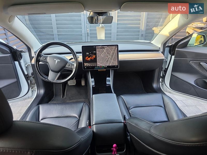 Седан Tesla Model 3 2020 в Дніпрі
