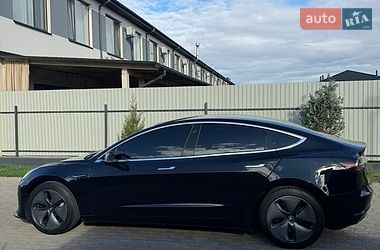 Седан Tesla Model 3 2018 в Ужгороде