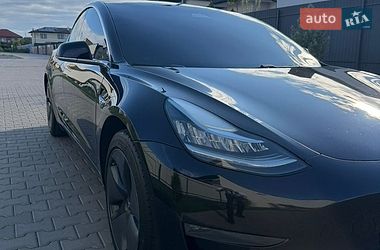Седан Tesla Model 3 2018 в Ужгороде