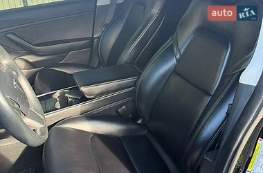 Седан Tesla Model 3 2018 в Ужгороде