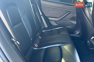 Седан Tesla Model 3 2018 в Ужгороде