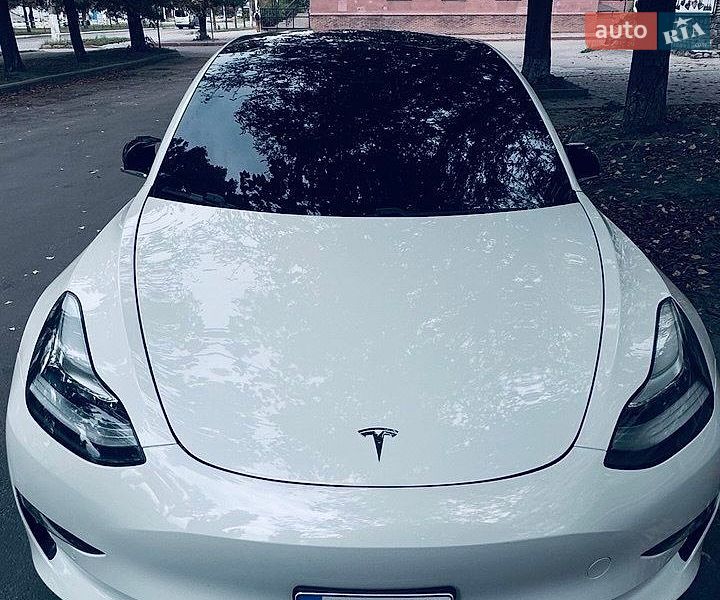 Tesla Model 3 2019