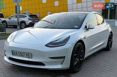 Седан Tesla Model 3 2020 в Киеве