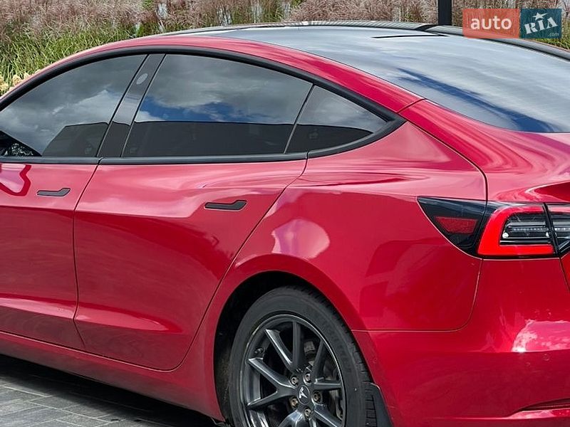 Седан Tesla Model 3 2022 в Луцке