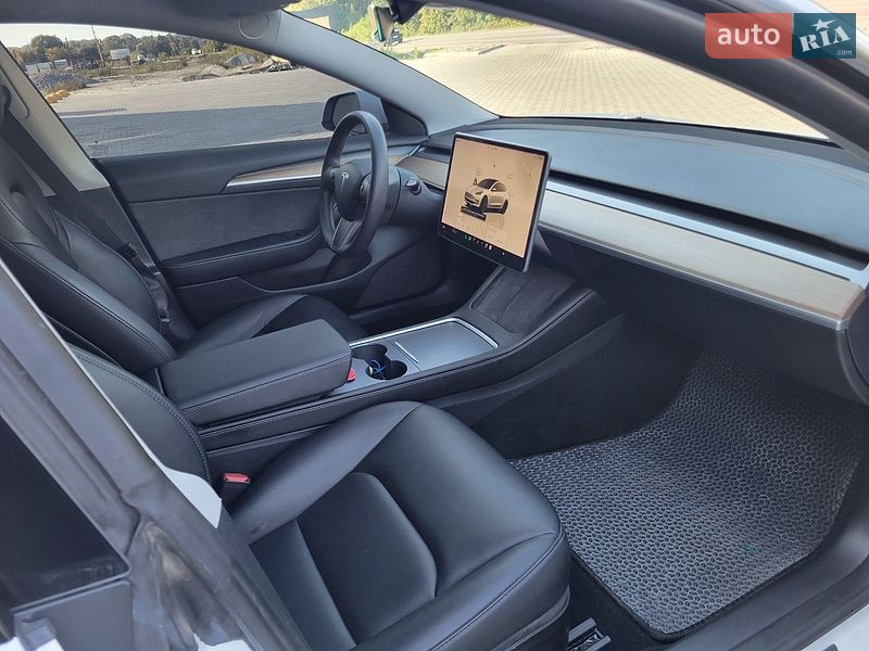 Седан Tesla Model 3 2022 в Житомирі