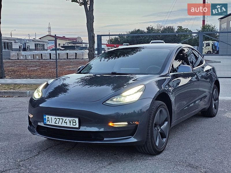 Tesla Model 3 2020