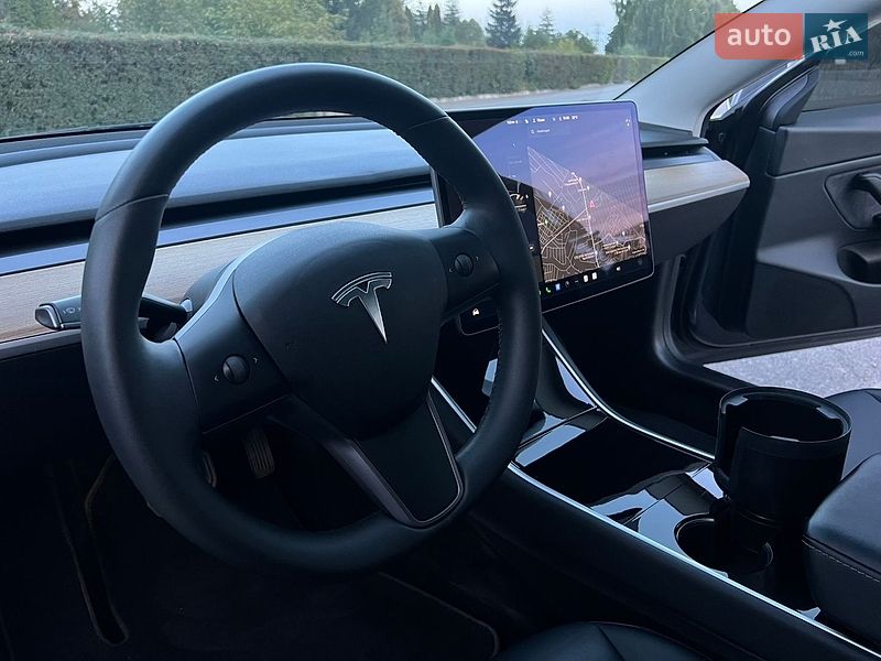 Седан Tesla Model 3 2020 в Белой Церкви
