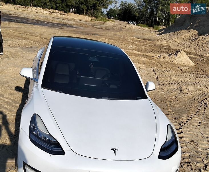 Tesla Model 3 2019