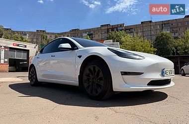 Седан Tesla Model 3 2021 в Кривом Роге