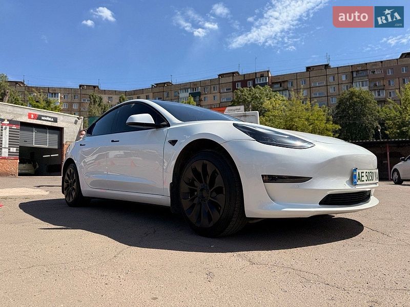 Седан Tesla Model 3 2021 в Кривом Роге