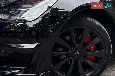 Седан Tesla Model 3 2018 в Первомайську