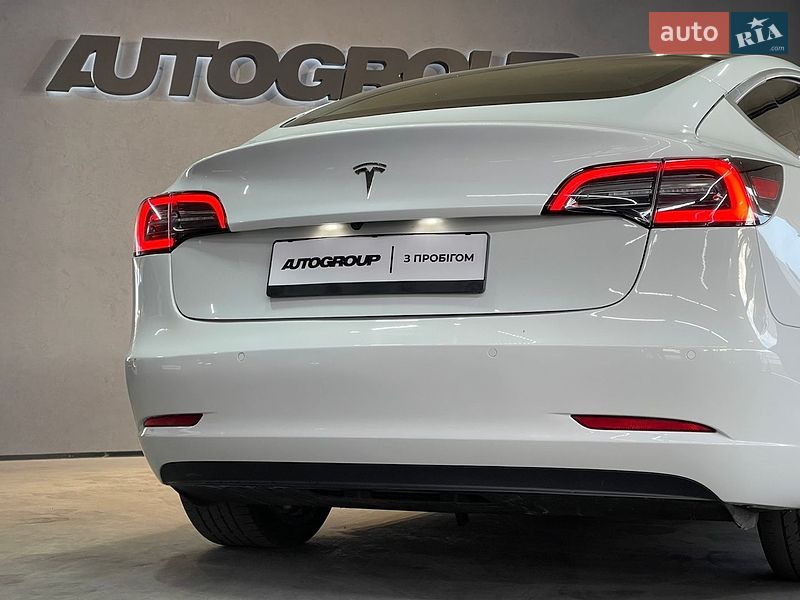 Седан Tesla Model 3 2020 в Одессе
