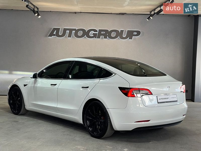 Седан Tesla Model 3 2020 в Одессе