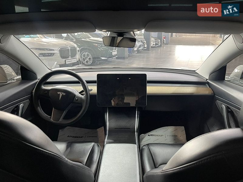Седан Tesla Model 3 2020 в Одессе