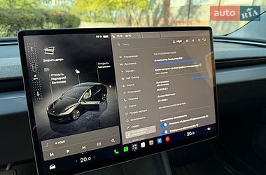 Седан Tesla Model 3 2024 в Кам'янському