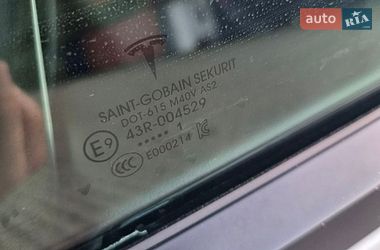 Седан Tesla Model 3 2021 в Киверцах
