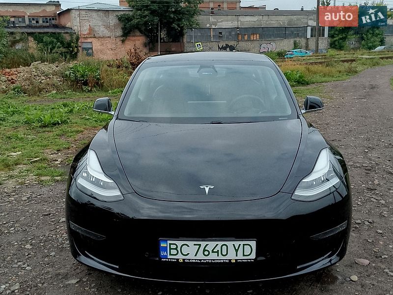 Tesla Model 3 2020