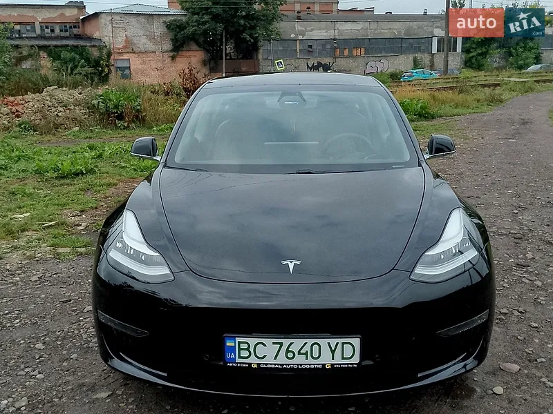 Tesla Model 3 2020