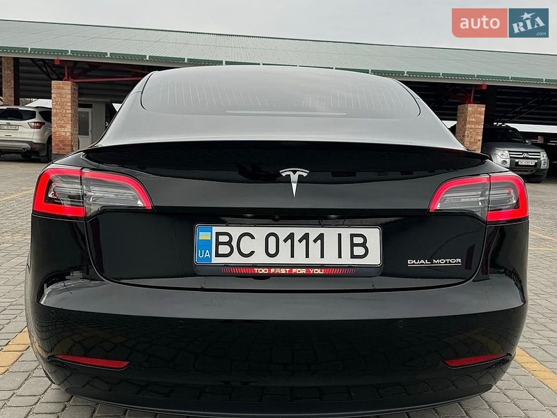Седан Tesla Model 3 2019 в Києві