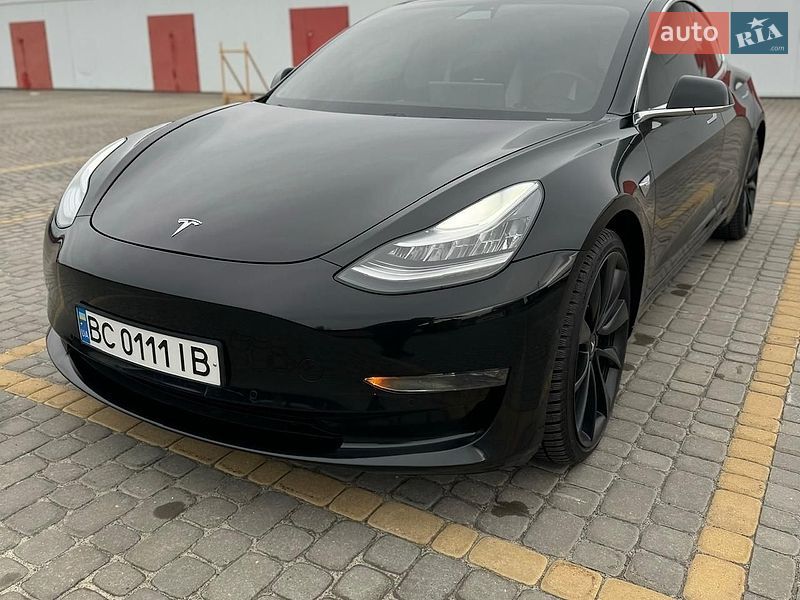 Седан Tesla Model 3 2019 в Києві