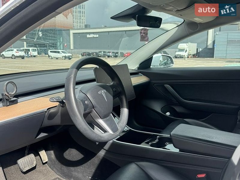 Седан Tesla Model 3 2019 в Києві